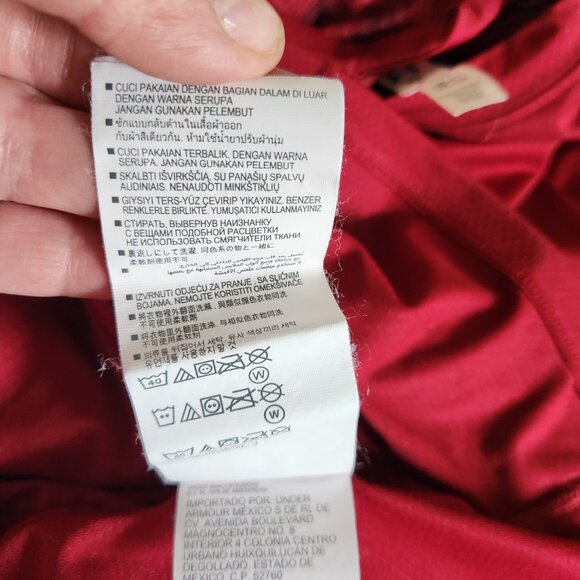 Under Armour Shirt Athletic Lightweight Long Sleeve Top Small Heat Gear - Picture 8 of 8